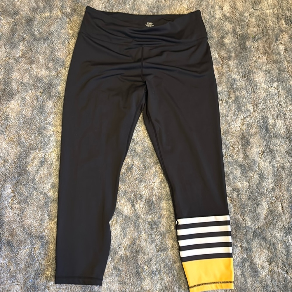 Zyia Leggings - size 14-16 - black with yellow and white